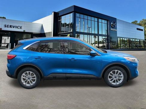 Used 2020 Ford Escape SE image 3