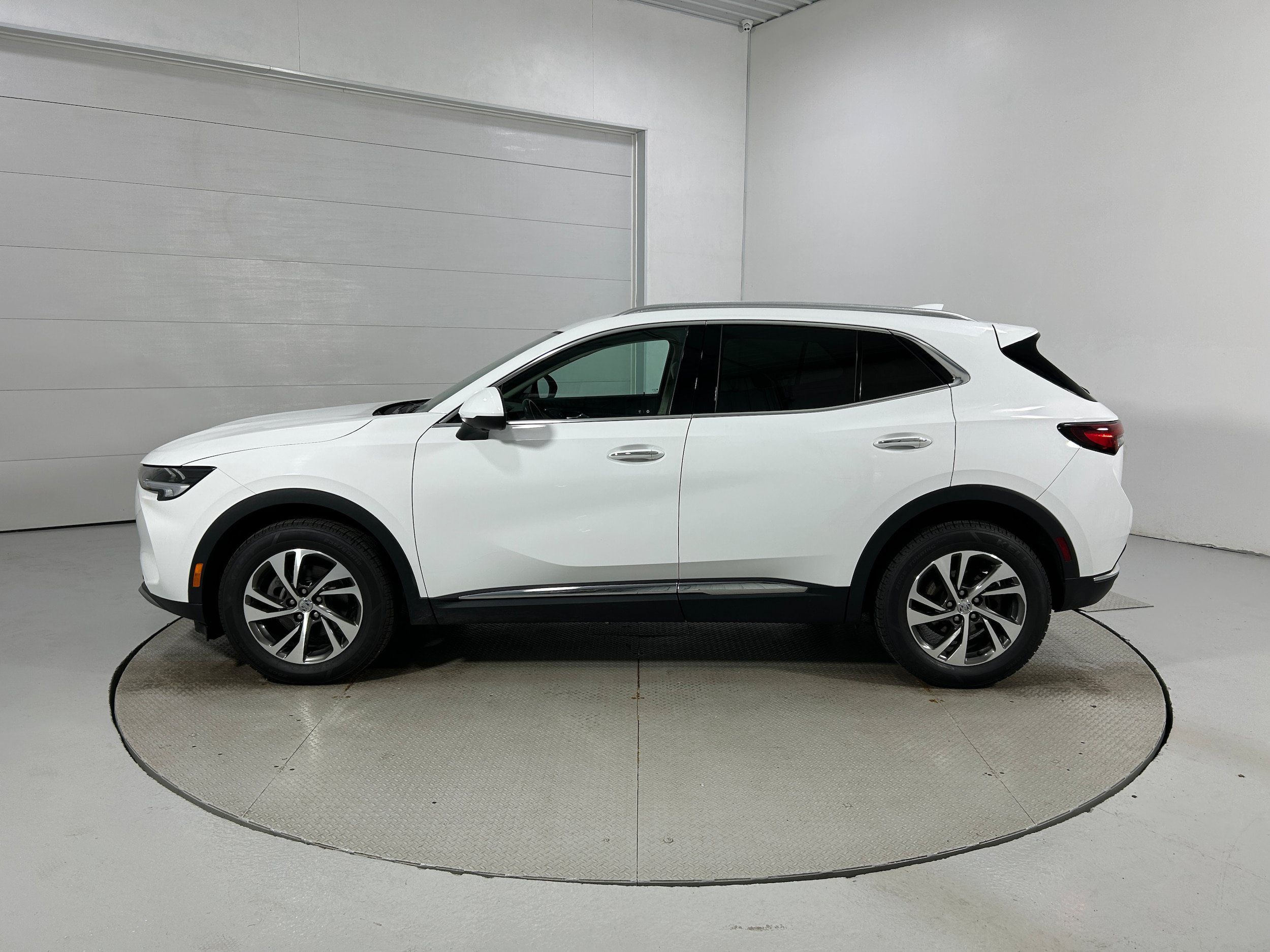 Used 2022 Buick Envision Essence w/ Technology Package I AWD/4WD image 22