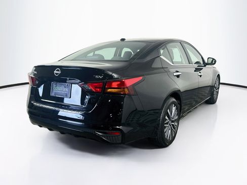 Used 2023 Nissan Altima 2.5 SV FWD image 9