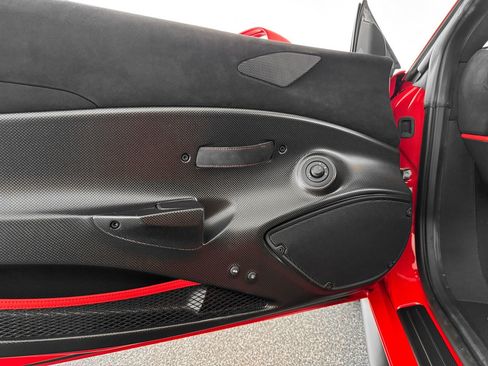 Used 2019 Ferrari 488 Pista Coupe RWD image 12