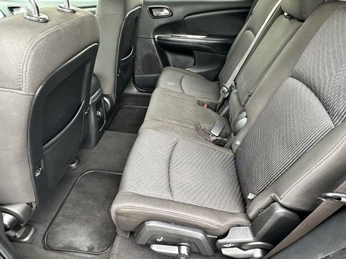 Used 2019 Dodge Journey SE w/ Premium Group image 7