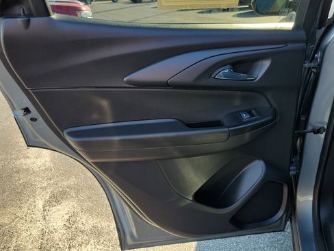 Used 2023 Chevrolet TrailBlazer RS image 12