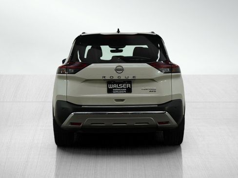 Used 2022 Nissan Rogue Platinum w/ Head-Up Display Package image 4
