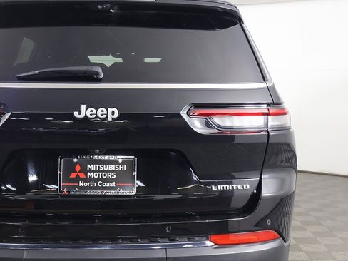 Used 2024 Jeep Grand Cherokee L Limited w/ Luxury Tech Group II image 20