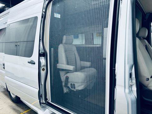 Used 2020 Mercedes-Benz Sprinter 3500 image 31