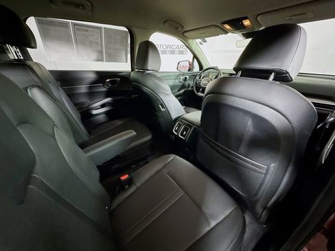 Used 2025 Kia Sorento EX image 26