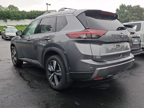 Used 2024 Nissan Rogue SL w/ SL Premium Package AWD/4WD image 3