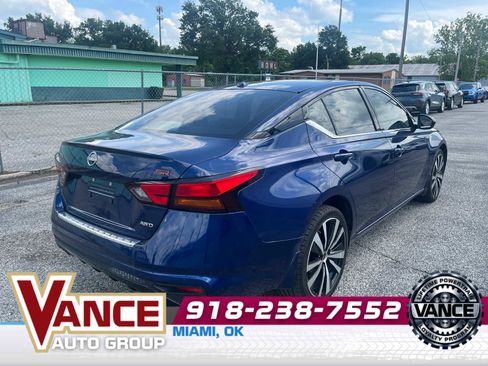 Used 2023 Nissan Altima 2.5 SR w/ SR Premium Package AWD/4WD image 4