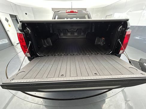 Used 2026 Chevrolet Colorado W/T w/ WT Custom Package RWD image 12