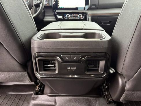 Used 2024 GMC Sierra 1500 AT4 w/ Technology Package AWD/4WD image 13
