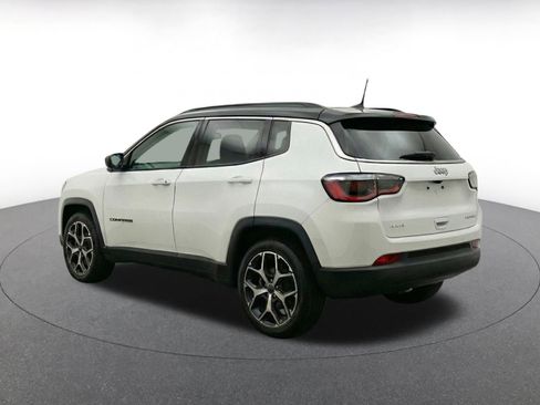 Used 2025 Jeep Compass Limited AWD/4WD image 7