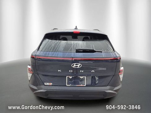 Used 2024 Hyundai Kona SEL FWD image 4