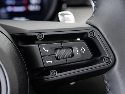 Certified 2026 Porsche Macan AWD/4WD image 15