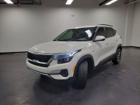 Used 2023 Kia Seltos S image 3