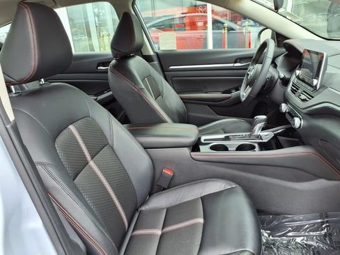 Used 2024 Nissan Altima 2.5 SR FWD image 25