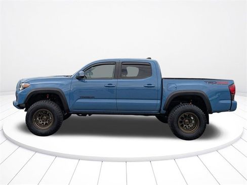 Used 2019 Toyota Tacoma TRD Off-Road image 6