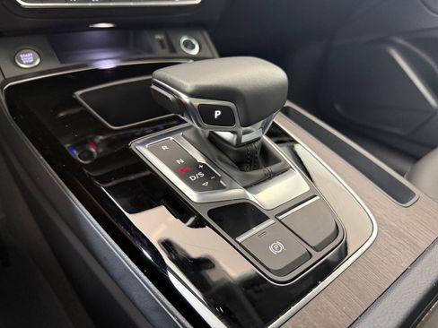 Used 2025 Audi Q5 2.0T Premium w/ Convenience Plus Package image 17