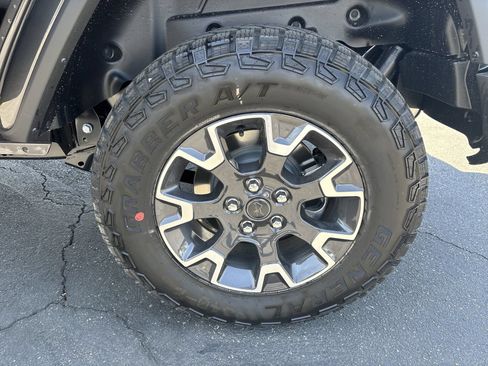 New 2025 Jeep Wrangler Unlimited Sahara AWD/4WD image 22