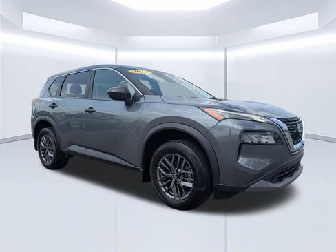 Used 2023 Nissan Rogue S AWD/4WD image 2