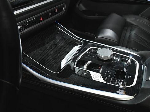 Used 2023 BMW X7 xDrive40i w/ M Sport Package image 40