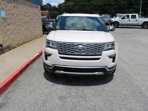 Used 2018 Ford Explorer Platinum AWD/4WD image 2