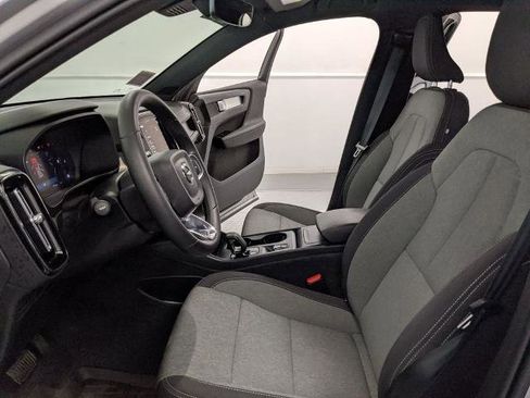 Used 2024 Volvo XC40 B5 Core AWD/4WD image 15