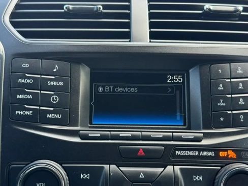 Used 2017 Ford Explorer XLT AWD/4WD image 27