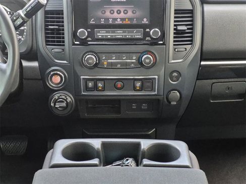 Used 2023 Nissan Titan SV image 10