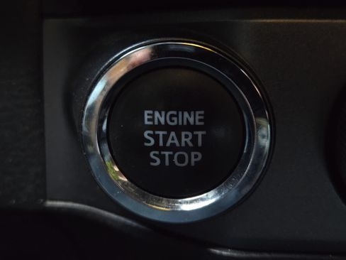 Used 2023 Toyota Tacoma TRD Off-Road AWD/4WD image 33