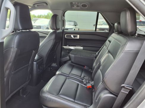 Used 2023 Ford Explorer XLT w/ Equipment Group 202A image 12