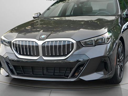 Used 2024 BMW 530i xDrive 530i xDrive image 19