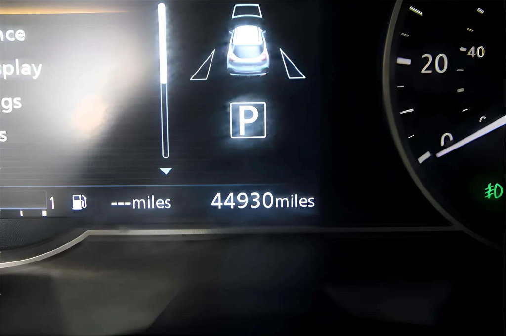 Used 2020 Nissan Kicks SR FWD image 11