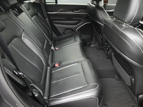 Used 2023 Jeep Grand Cherokee 4WD 4xe image 23