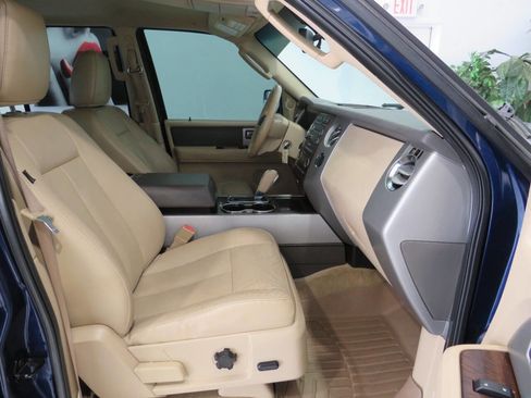 Used 2012 Ford Expedition XLT image 11