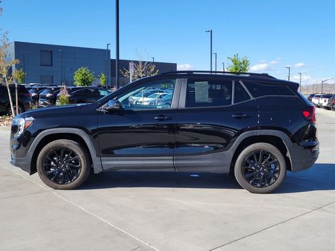 Used 2024 GMC Terrain SLE w/ Elevation Edition AWD/4WD image 2