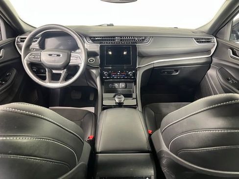 Used 2023 Jeep Grand Cherokee L Laredo image 42