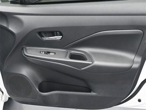 Used 2025 Nissan Versa SV w/ Trunk Package image 33