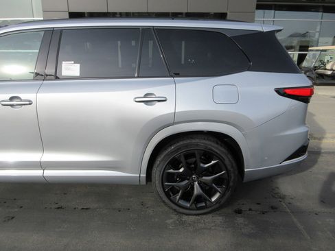 New 2025 Lexus TX 500h AWD image 4