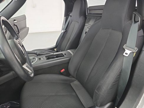 Used 2007 MAZDA MX-5 Miata Sport w/ Appearance Pkg image 11