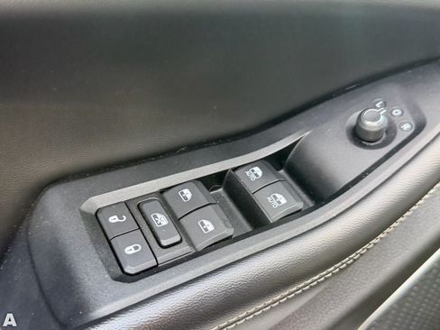 Used 2023 Jeep Grand Cherokee 4WD 4xe image 14