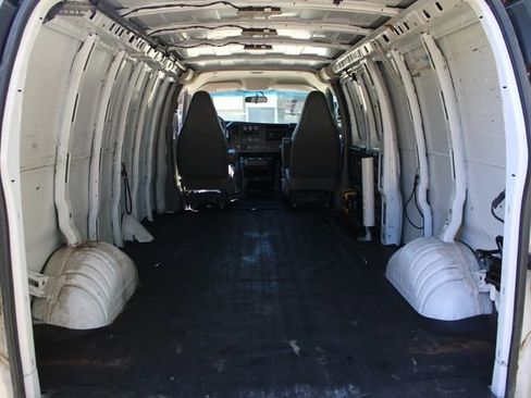 Used 2018 GMC Savana 2500 Extended RWD image 25