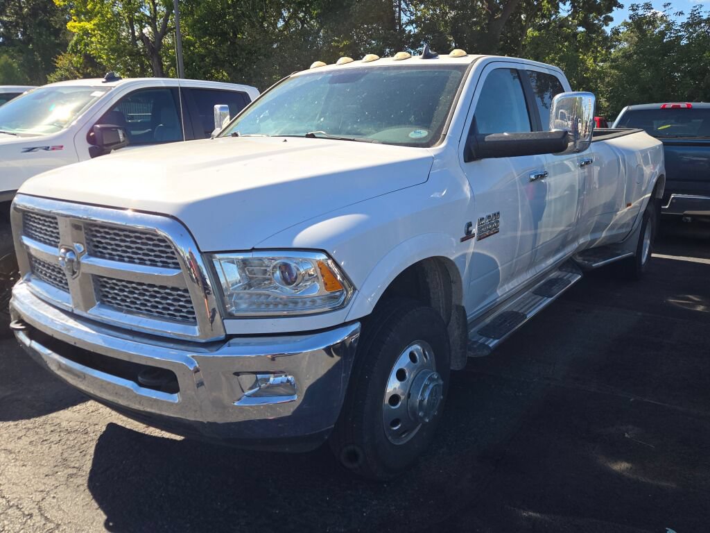 Used 2015 RAM 3500 Laramie w/ Cold Weather Group AWD/4WD image 4