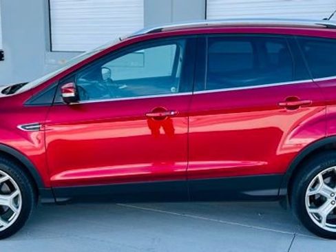 Used 2019 Ford Escape Titanium w/ U9j03 - Titanium Tow Package image 2