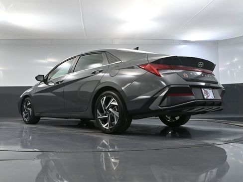 Used 2025 Hyundai Elantra SEL FWD image 50