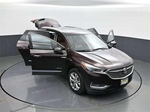 Used 2020 Buick Enclave Avenir w/ Avenir Technology Package image 30