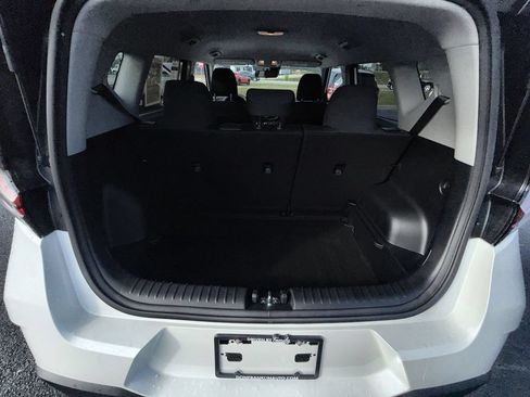 Used 2025 Kia Soul LX w/ LX Technology Package FWD image 25