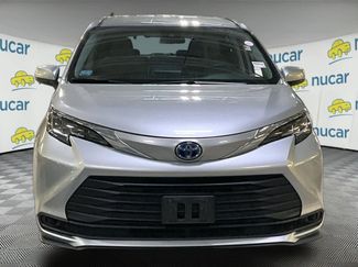 Used 2023 Toyota Sienna LE video 2