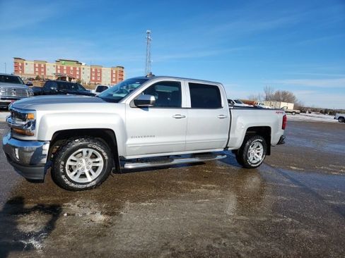 Used 2018 Chevrolet Silverado 1500 LT w/ All Star Edition image 4