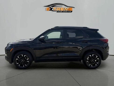 Used 2022 Chevrolet TrailBlazer LT w/ Convenience Package FWD image 3