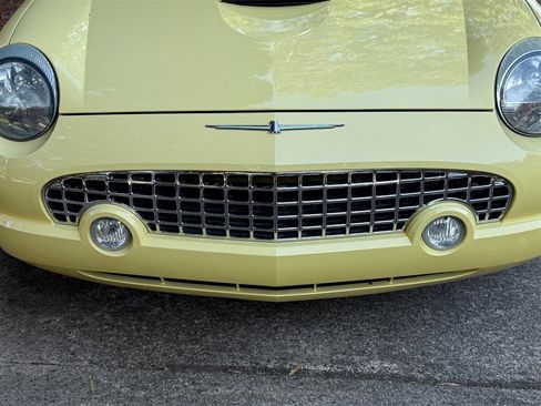 Used 2002 Ford Thunderbird image 23